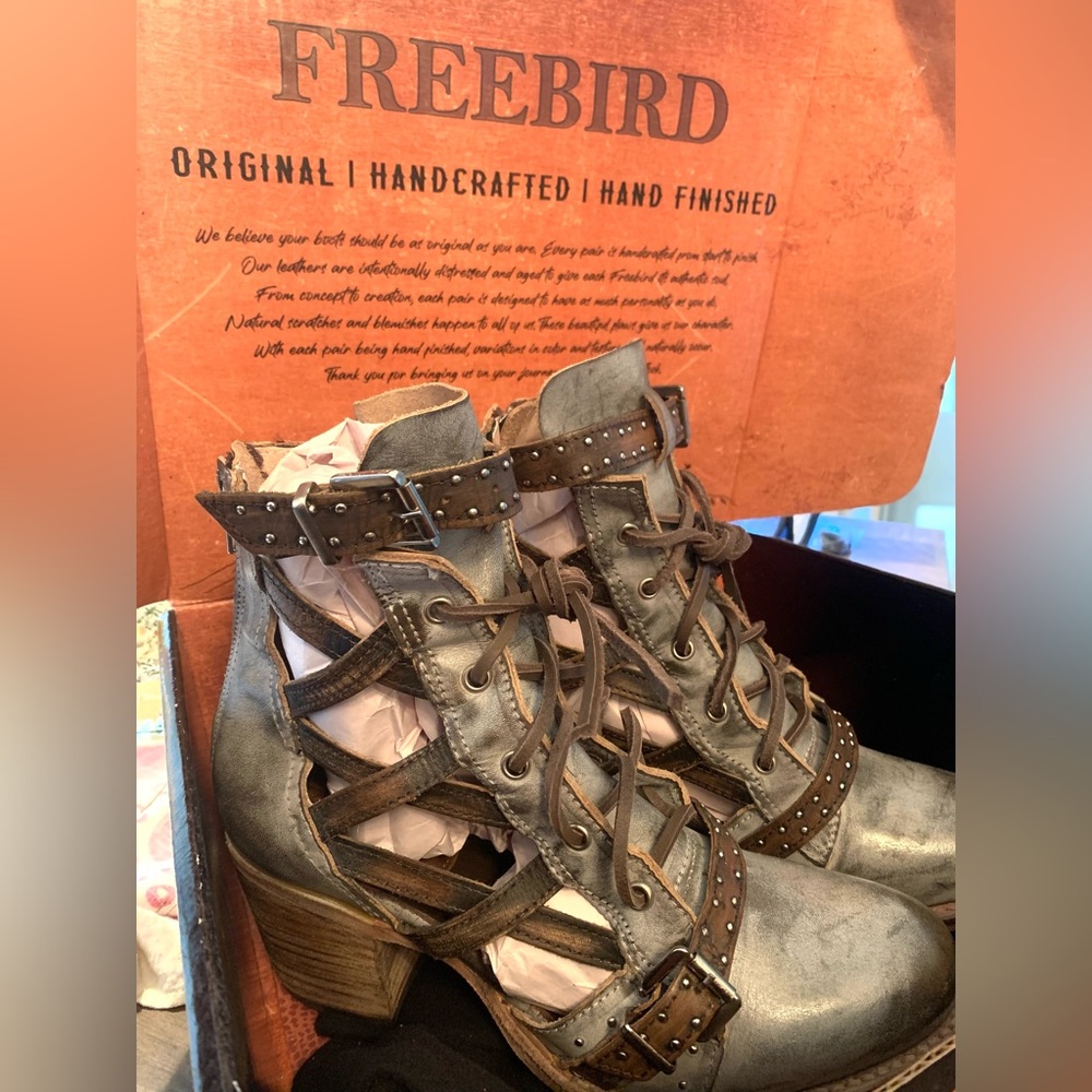 FREEBIRD Cheyenne, women’s size 10, color is ‘Ice.’